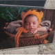 Porta Retrato de Acrílico Inclinado - 16.5 x 4.5 x 11 cm. De venta en acry+